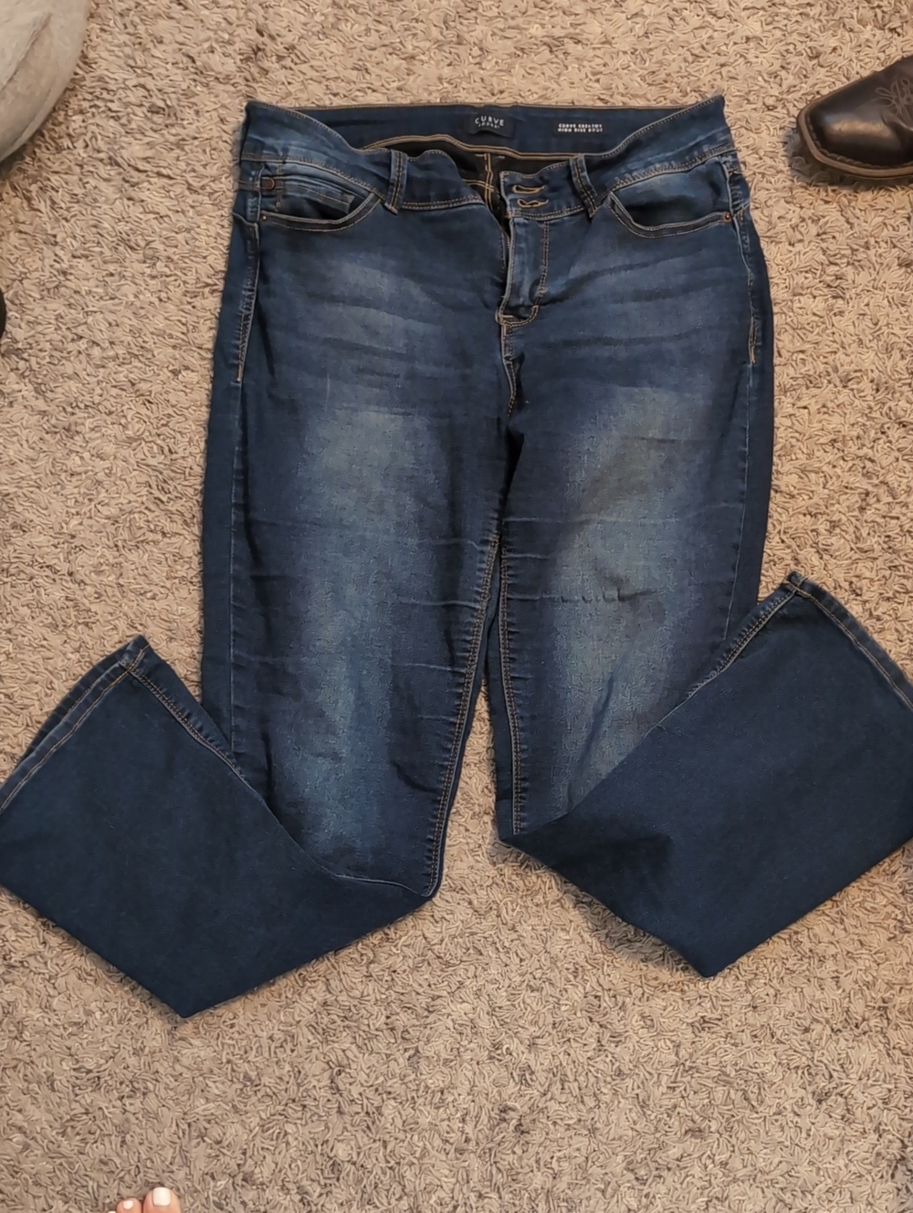 Stretch Bootcut Jeans in Medium Blue Wash - Women's